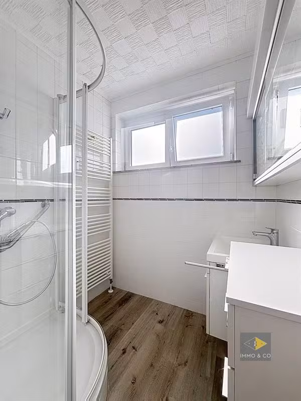Twee-slaapkamerappartement met balkon in Evere - 6