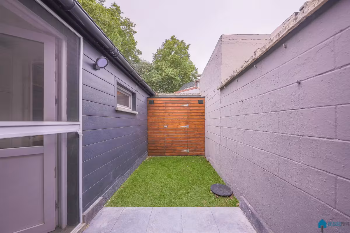 Renovated family house with courtyard - 14