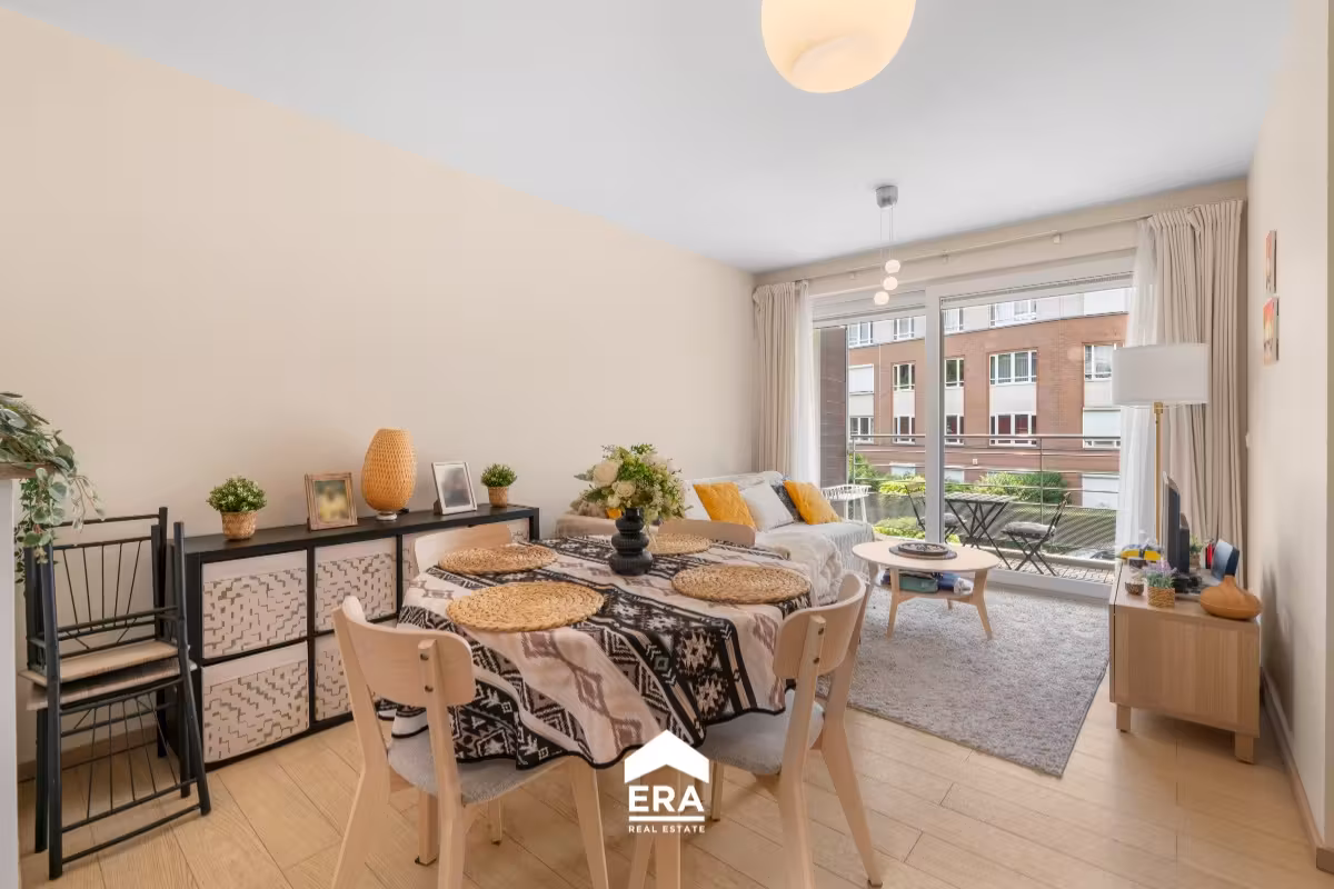 Instapklaar appartement met terras en staanplaats in Jette - 5