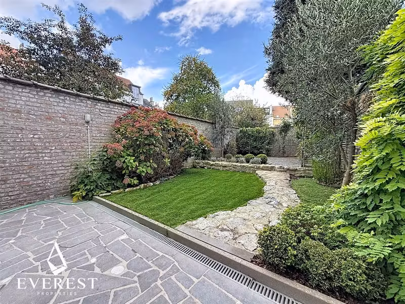 Gerenoveerd huis met tuin nabij ULB - 2