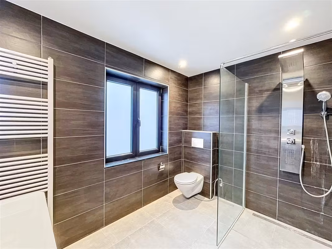 Ruime woning met tuin en 4 slaapkamers - 9