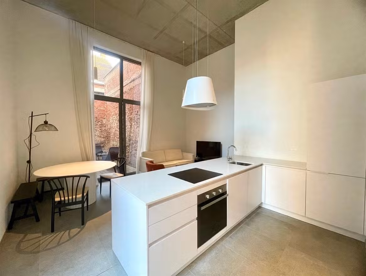 Logement meublé avec 2 chambres à coucher et cour intérieure - 3