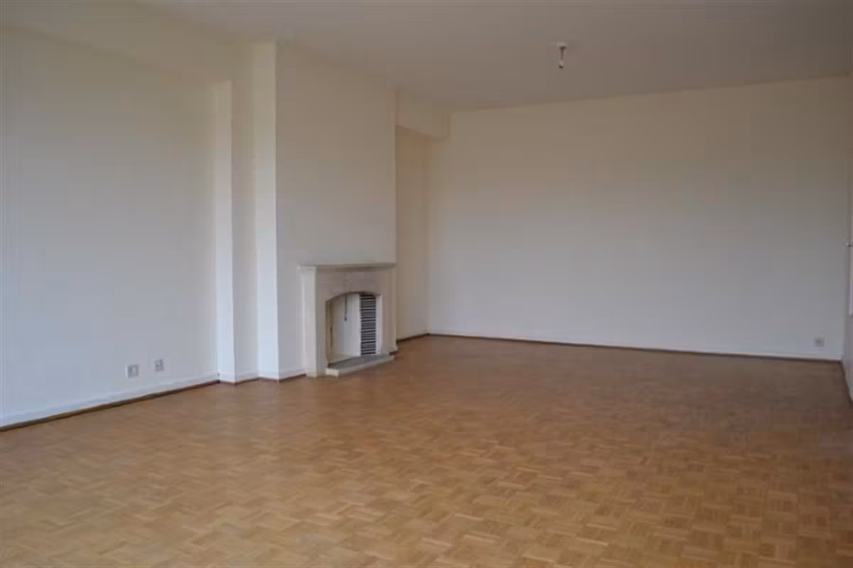 Appartement op de 10de verdieping met zicht op Square Marie Louise