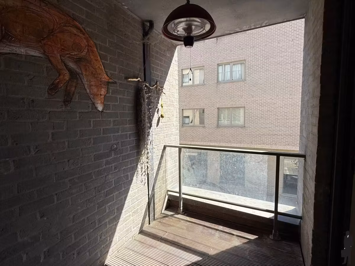 Instapklaar en lichtrijk 3-slaapkamer appartement met terras - 9