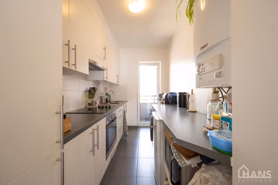 Two-bedroom apartment with balcony - 12