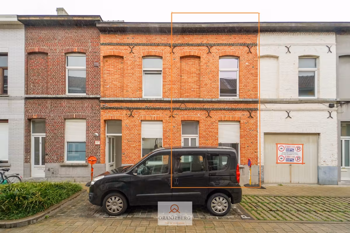Gemeubelde en gerenoveerde rijwoning nabij centrum Ledeberg - 2