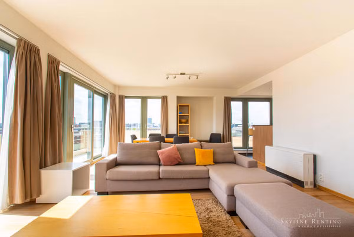 Gemeubileerde penthouse met terras in het Europese kwartier - 7