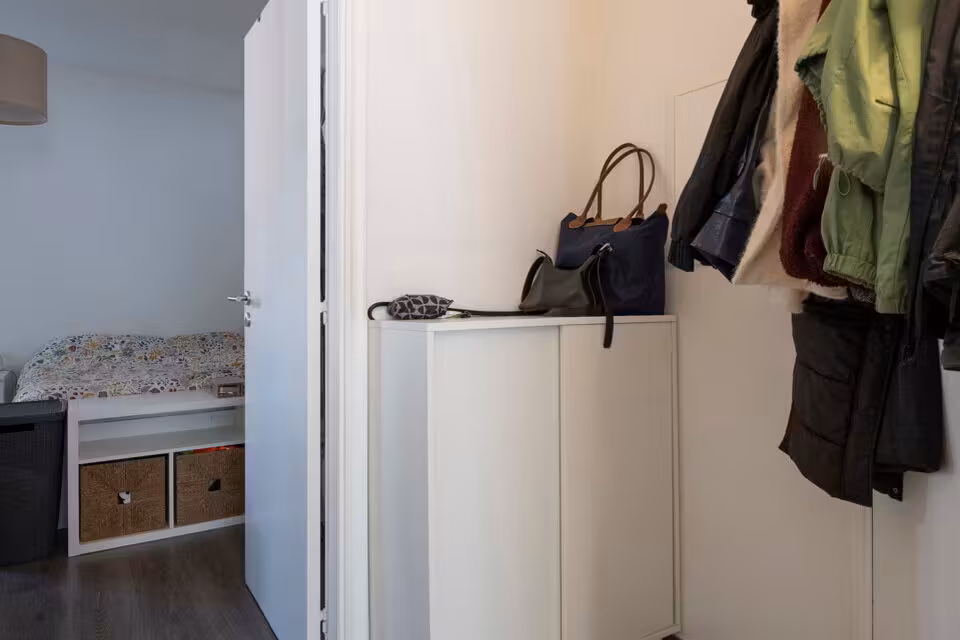 Two-bedroom apartment with balcony - 15