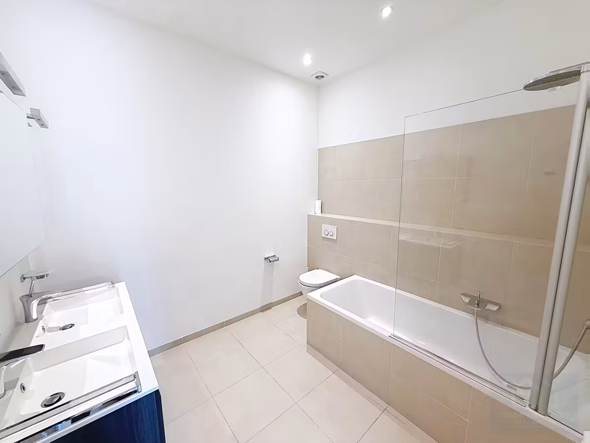 Luxury apartment with terrace and parking - 6