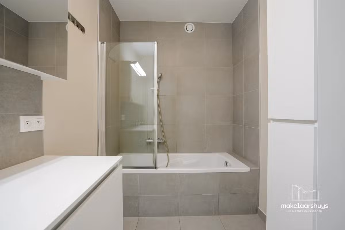 Appartement moderne avec 2 chambres à coucher et terrasse - 6