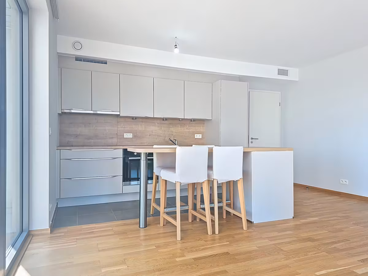 Volledig gerenoveerd appartement met 2 slaapkamers en terras - 3