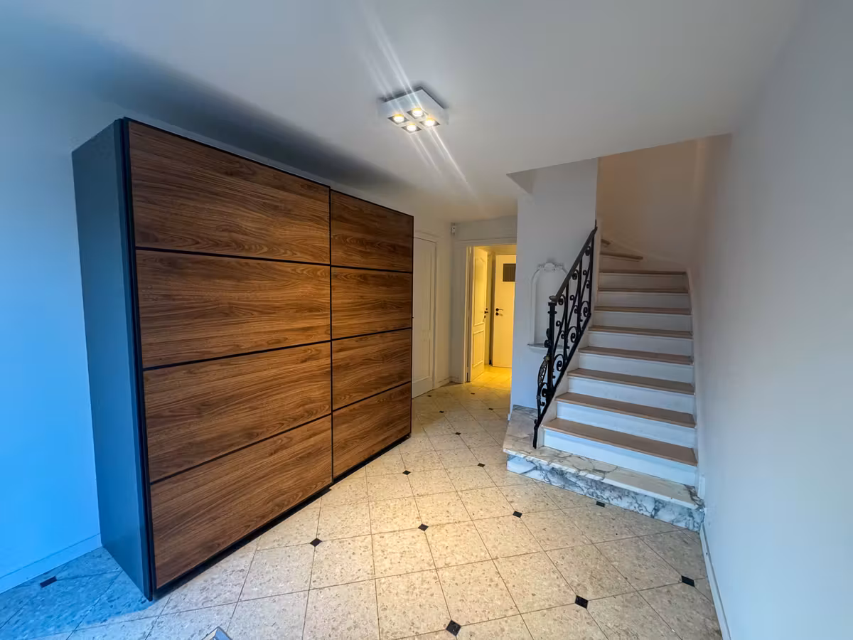 Gerenoveerde woning met 4 slaapkamers, tuin, garage & parking - 12