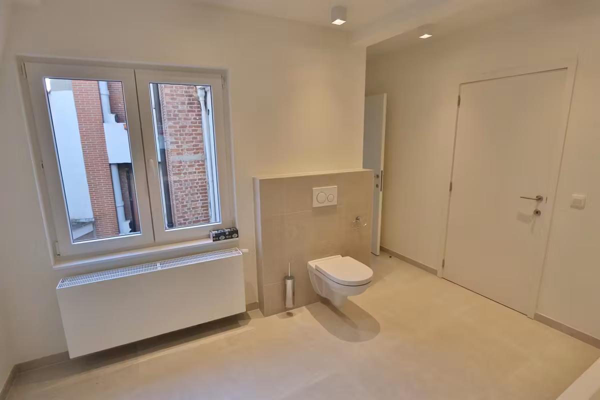 Ruime triplex flat in de Troonwijk - 13