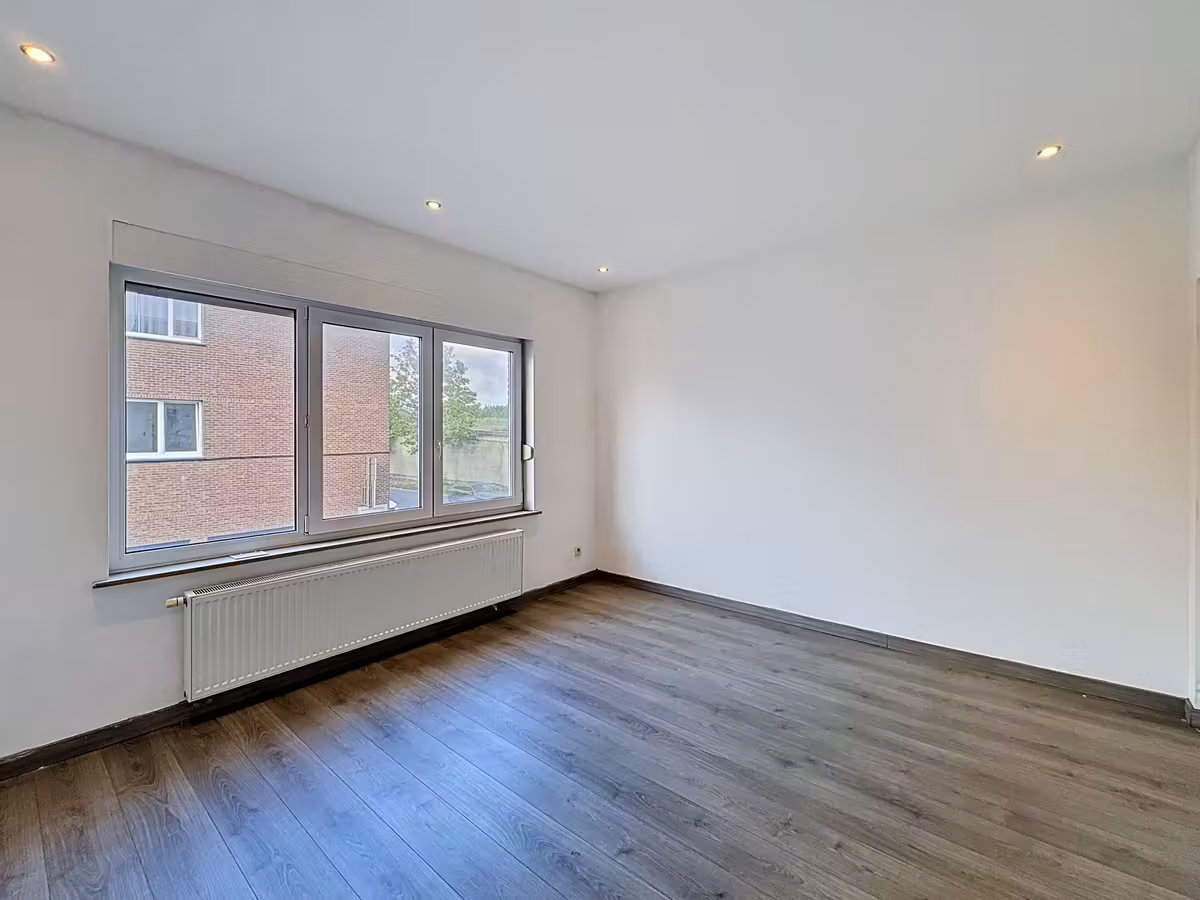 Lichtrijk hoekappartement met 2 slaapkamers te huur in Wilrijk - 9