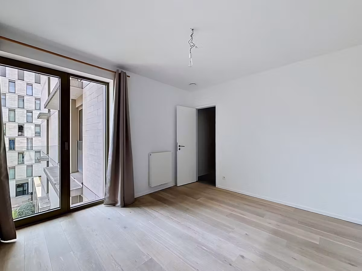 Mooi 2 slaapkamer appartement + parking - 12