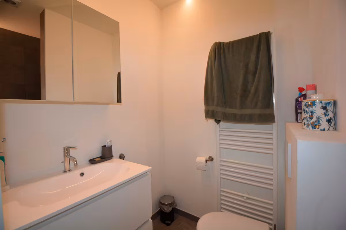 Recent gerenoveerd appartement met 2 slaapkamers en garagebox - 9