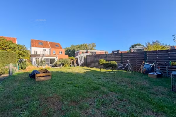 Maison semi-ouverte rénovée avec jardin - 18