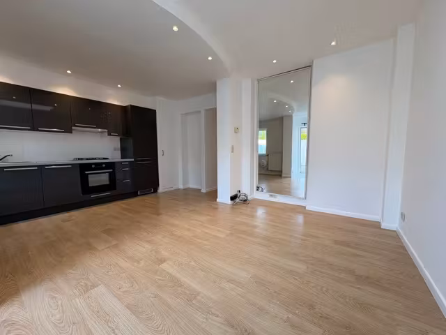 Lichtrijk appartement met tuin in Anderlecht - 9