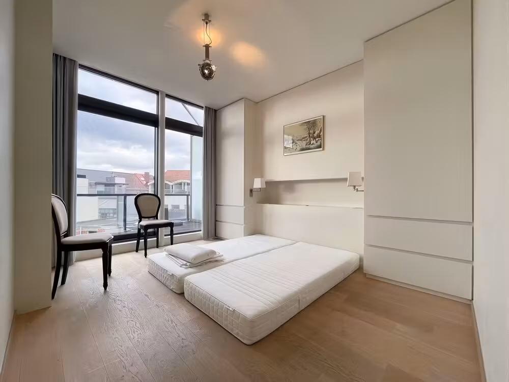 Furnished penthouse with parking space for rent in Ghent - 10