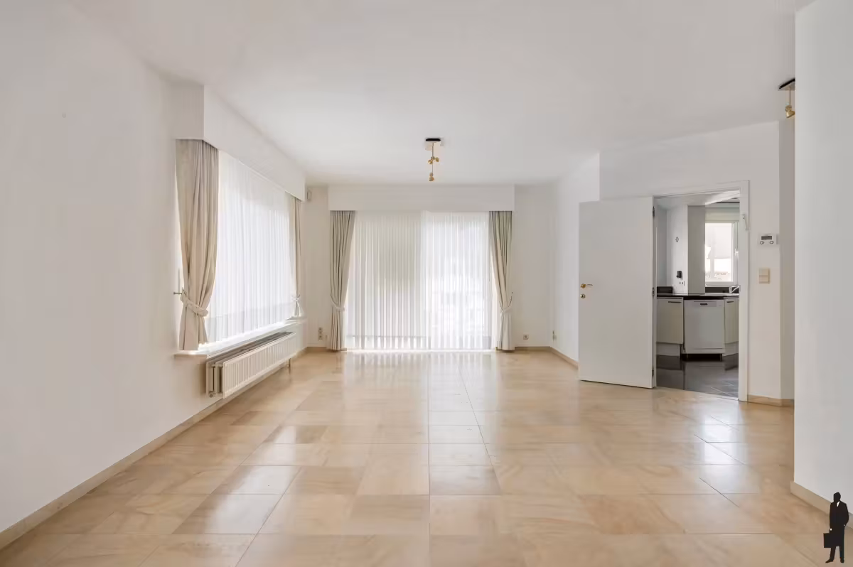 Ruim villa-appartement met 4 slaapkamers & garage - 4