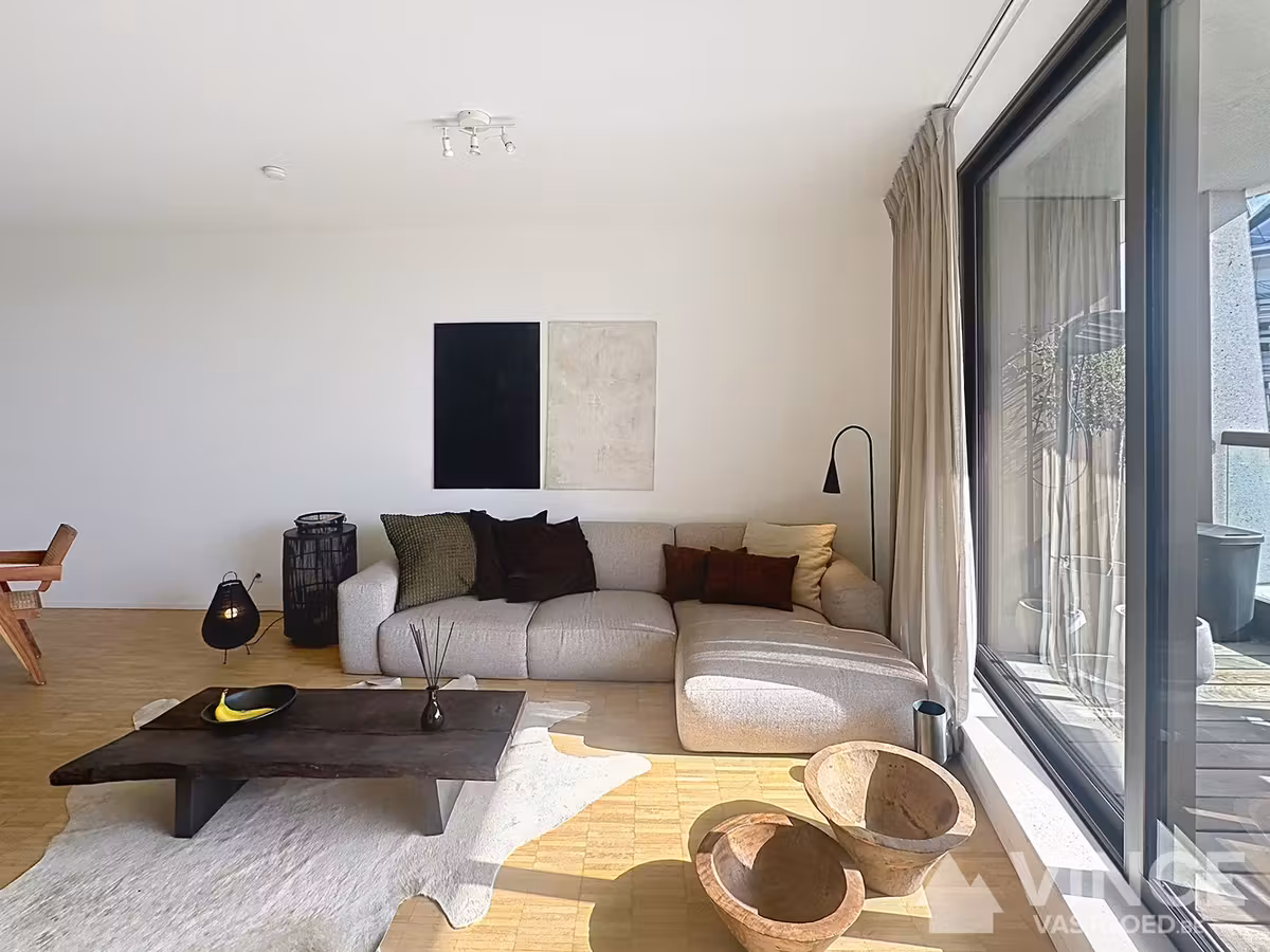 Instapklaar appartement met terras op 't Zuid
