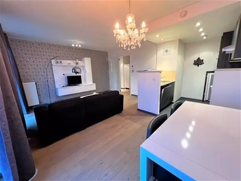 Flower District! Superb Furnished 2 Bedroom Apartment with Terrace - 2