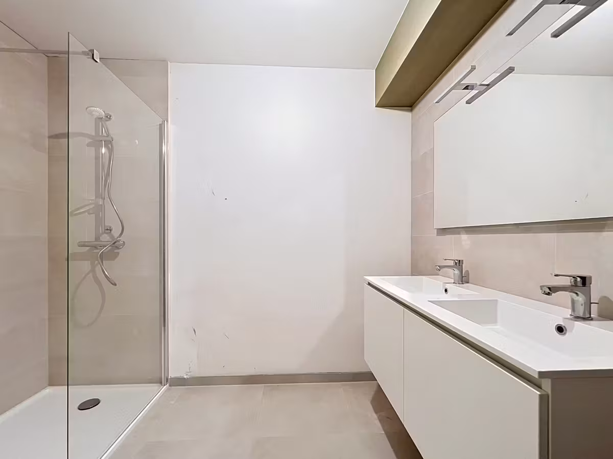 Lichtrijk 2 slaapkamer appartement te Oostakker - 8