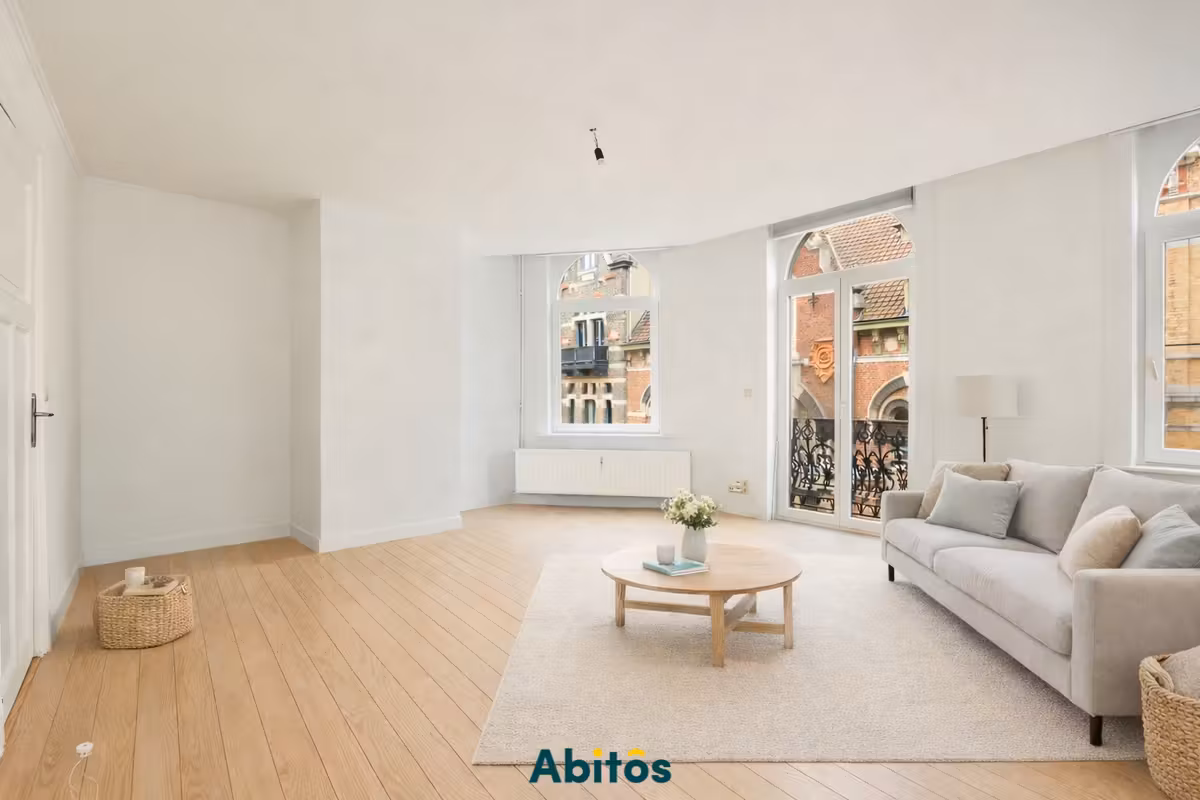 UNIEK TRIPLEX-APPARTEMENT MET 3 SLAAPKAMERS EN PRACHTIG UITZICHT IN HARTJE GENT