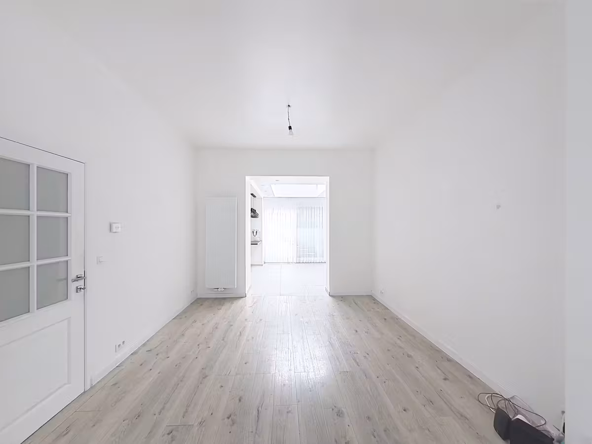 4-bedroom house with terrace and garden - 8