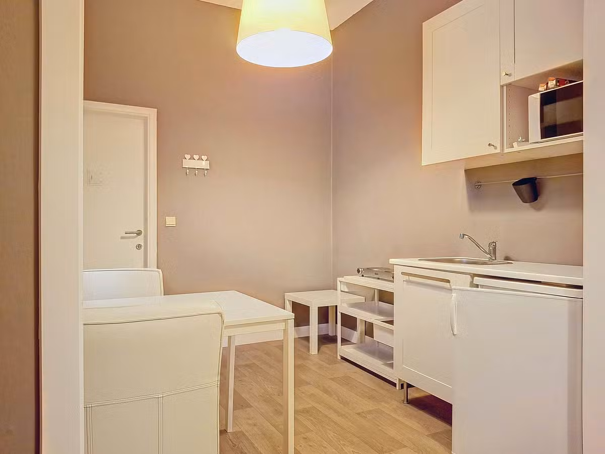 Gemeubelde studio aan Place Flagey - 11