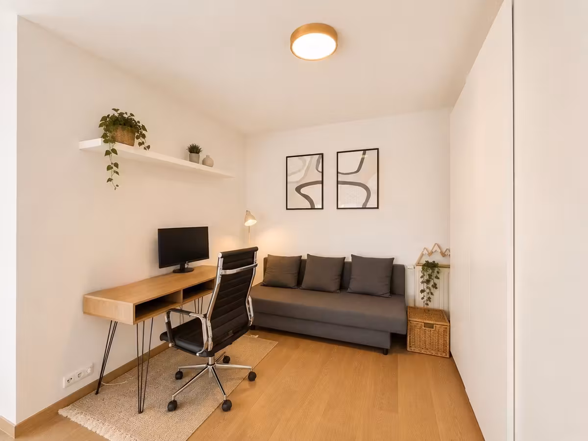 Beautiful furnished 2-bedroom apartment in a former fire station - 9