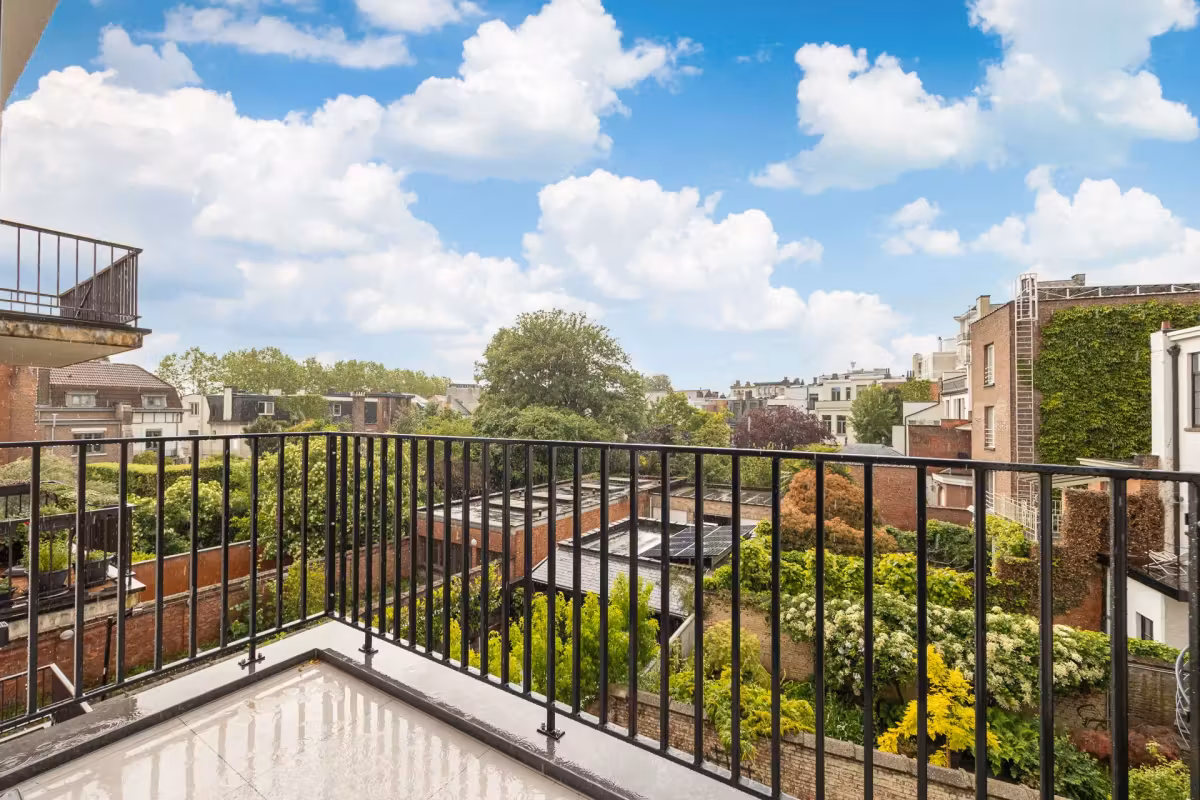 Gerenoveerd appartement met 2 slaapkamers en terras - 2
