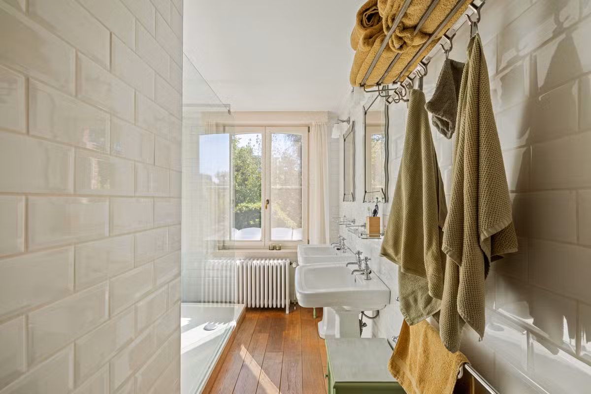 Maison charmante avec cinq chambres à coucher et jardin - 6