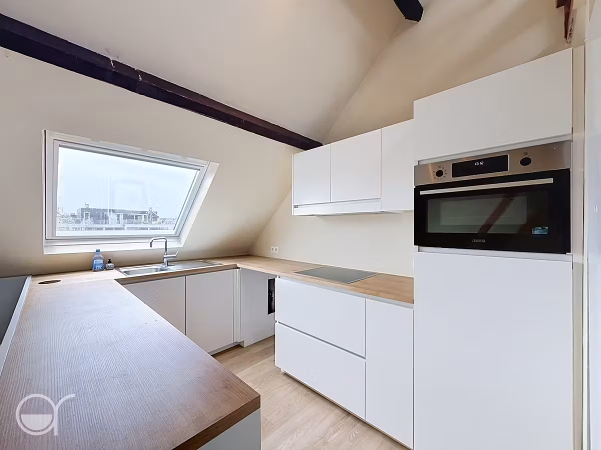 Bemeubelde studio met mezzanine aan de Visserij - 3