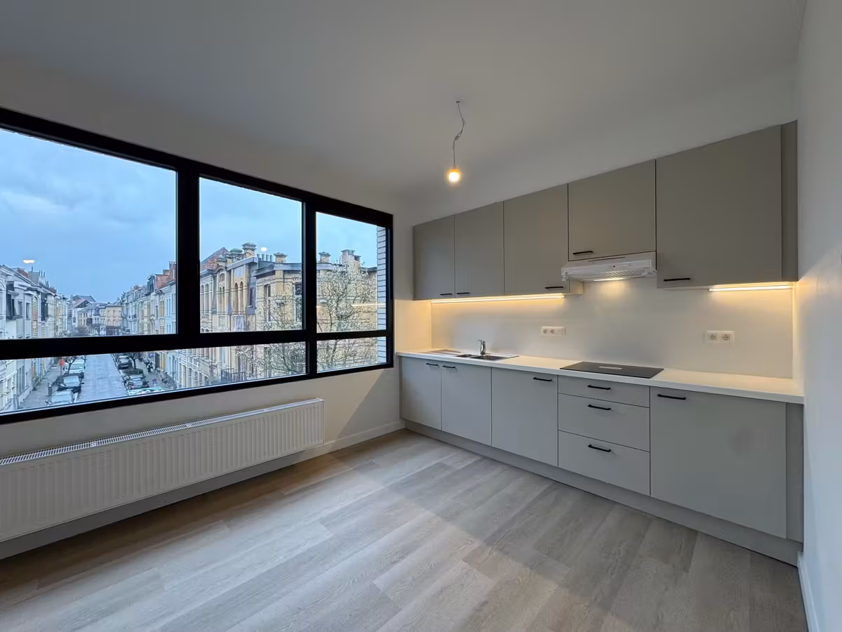 Volledig gerenoveerd appartement te huur - éénslaapkamer - 4