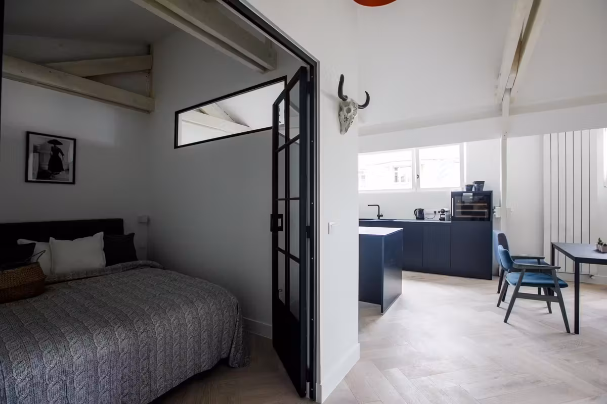 Stijlvol gerenoveerd appartement op toplocatie aan Sint-Katelijneplein - 2