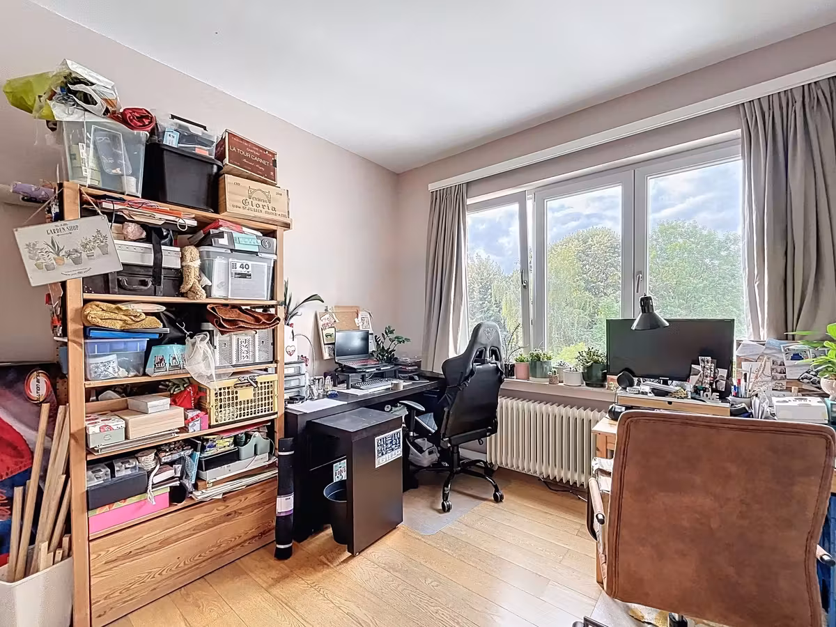 Gerenoveerd mooi 2 slaapkamers appartement + parking - 15