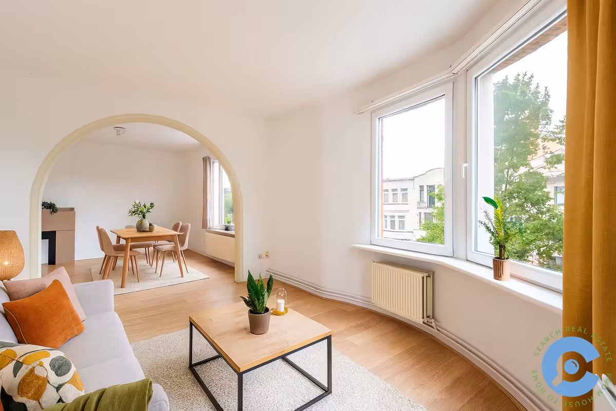 Lichtrijk hoekappartement met 2 slaapkamers in Wilrijk - 2