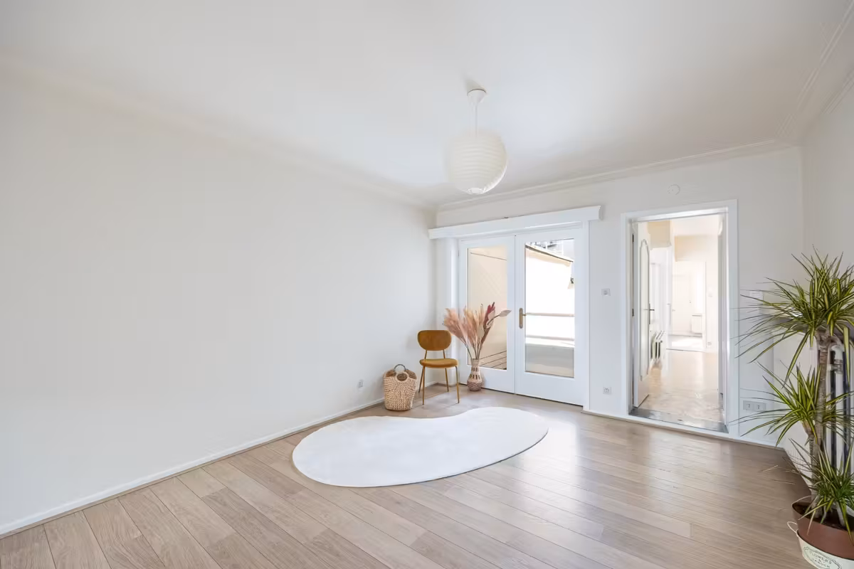 Ruim appartement met 1 slaapkamer en bureau/dressing - 2