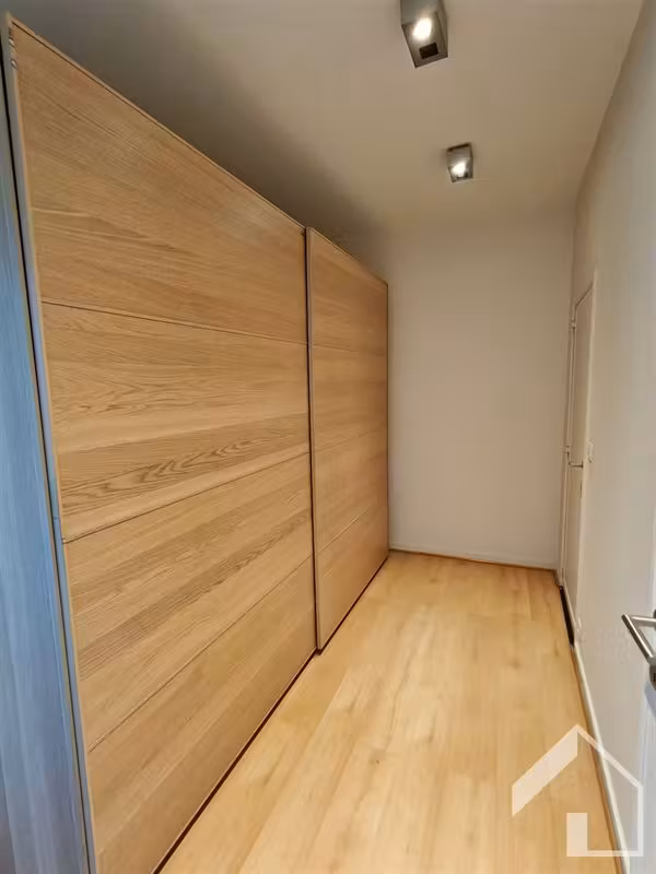 Spacious apartment with 2/3 bedrooms - 12