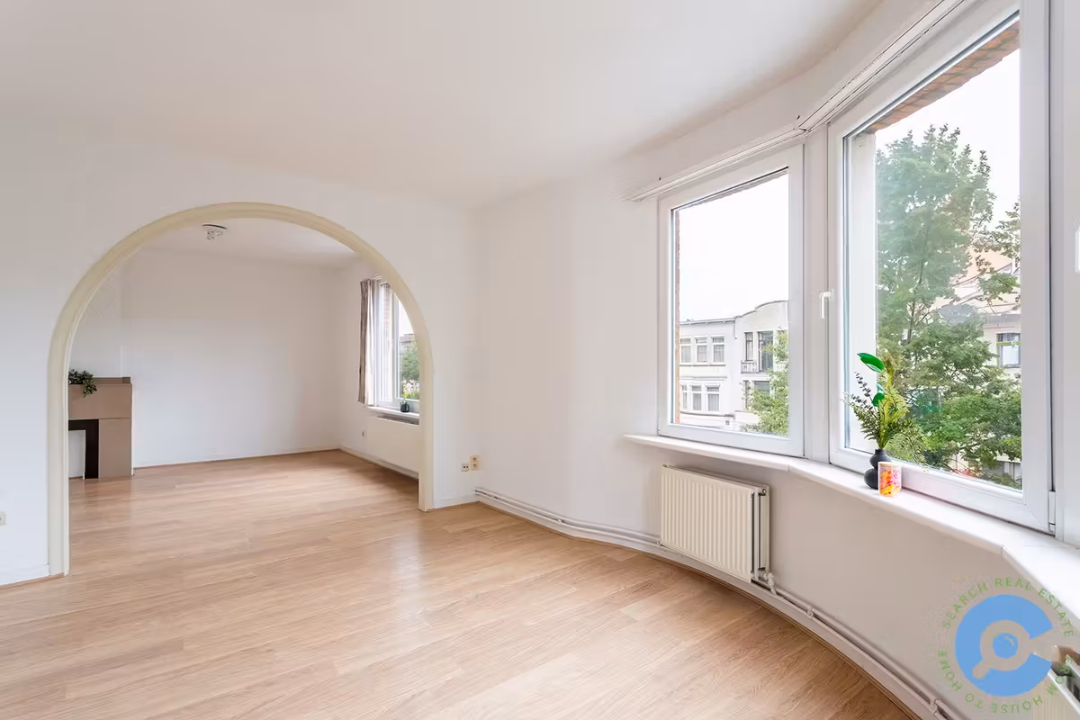 Lichtrijk hoekappartement met 2 slaapkamers in Wilrijk - 3