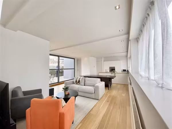 Zeer mooi gemeubileerd appartement met terras - 3