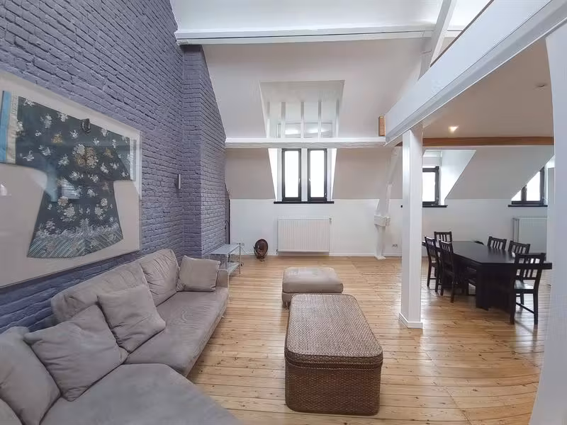 Square Marie-Louise! Splendid furnished 2-bedroom penthouse + terrace