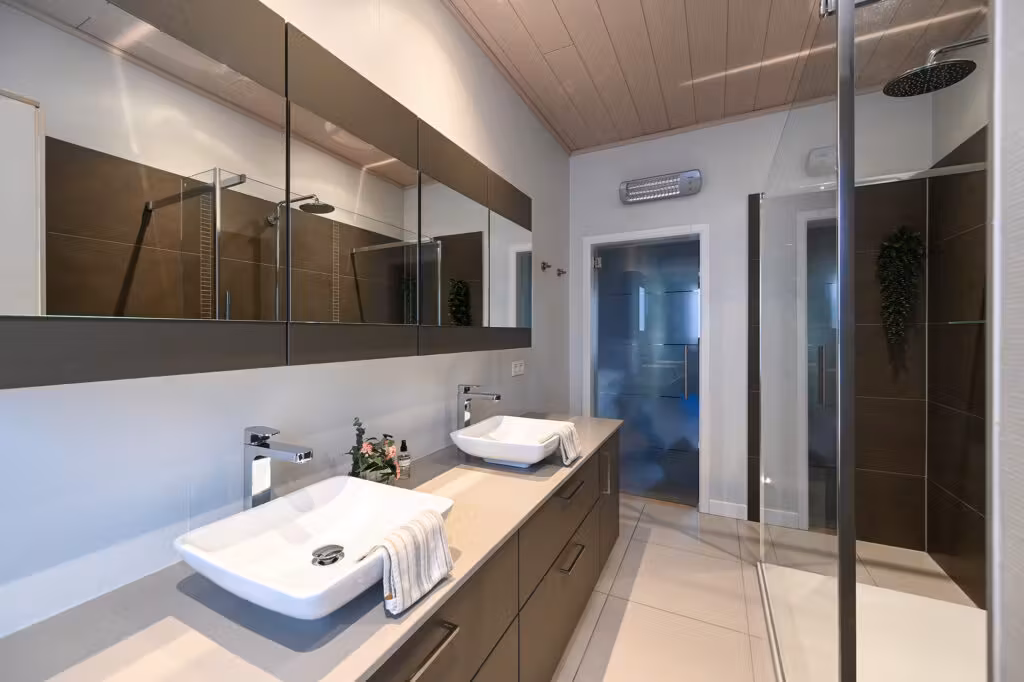 Mooie en gerenoveerde woning in populaire straat te Borgerhout - 5