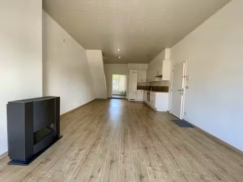 Gerenoveerd appartement met twee slaapkamers en terras - 10