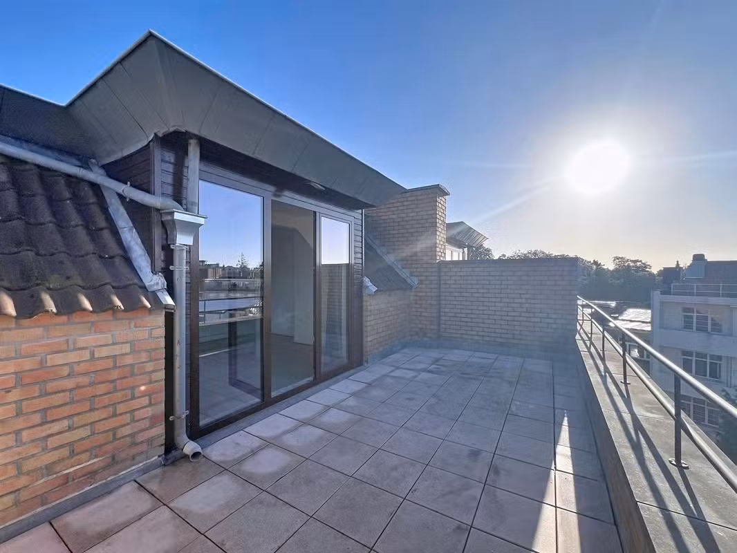 Triplex with terrace and garage near the European district - 14