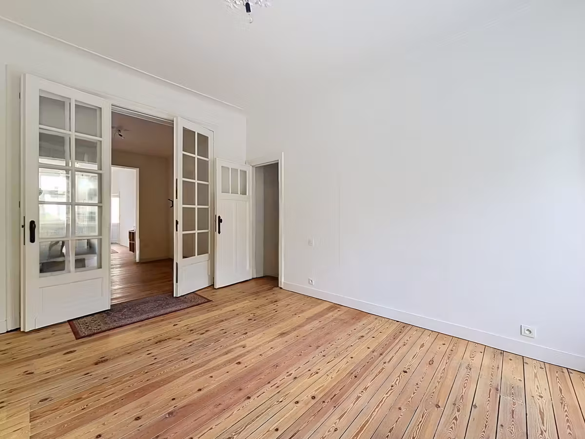 Laken: Appartement met 1 slaapkamer + bureau/dressing (99m²) - 13