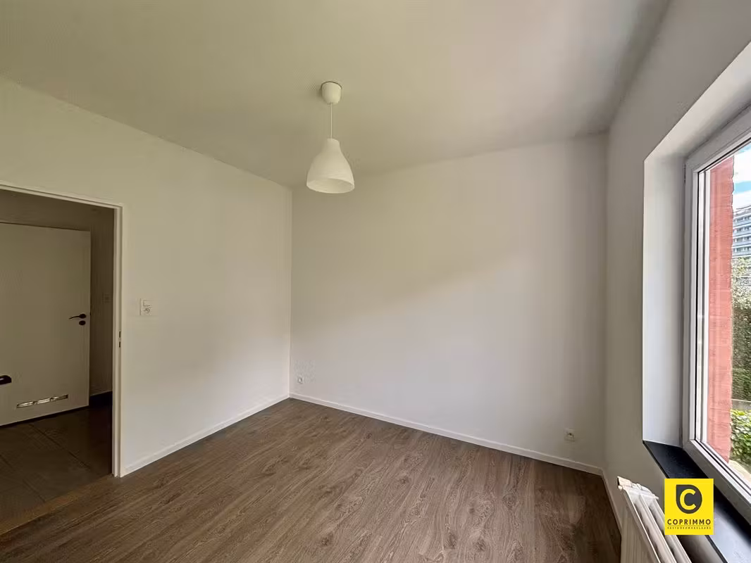 Charmant 2-slaapkamerappartement met terras en garagebox te Berchem - 13