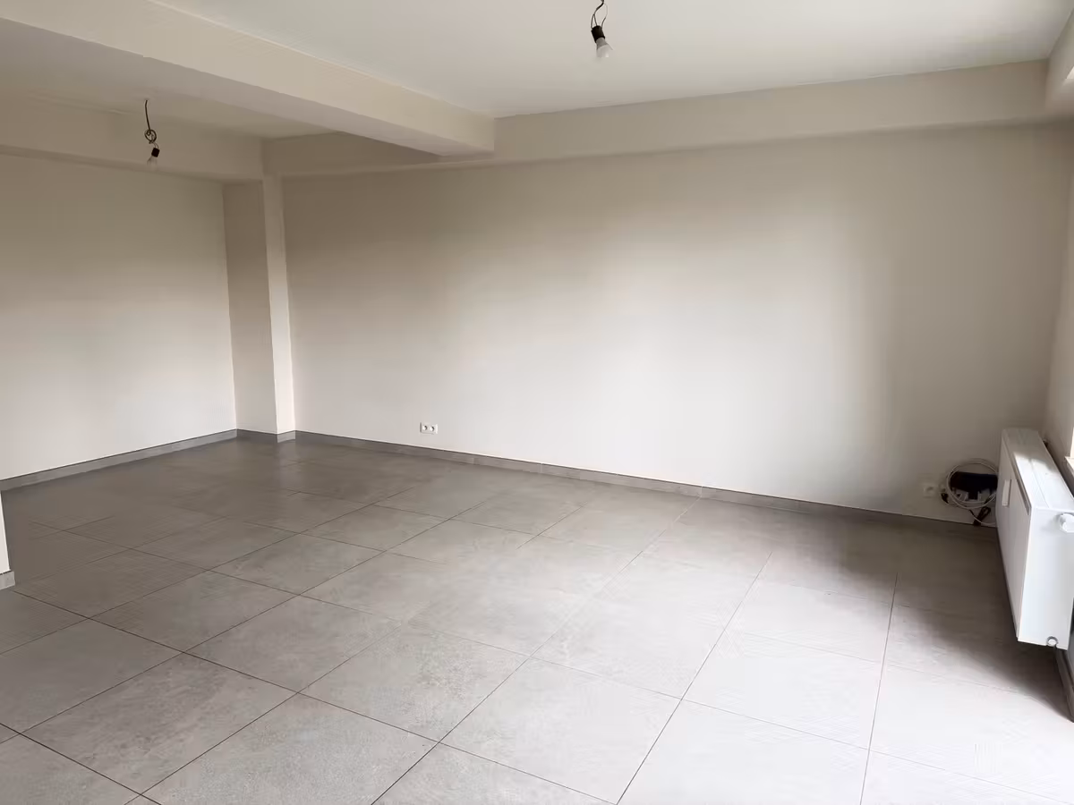 Renovated studio with terrace in Jette - 5