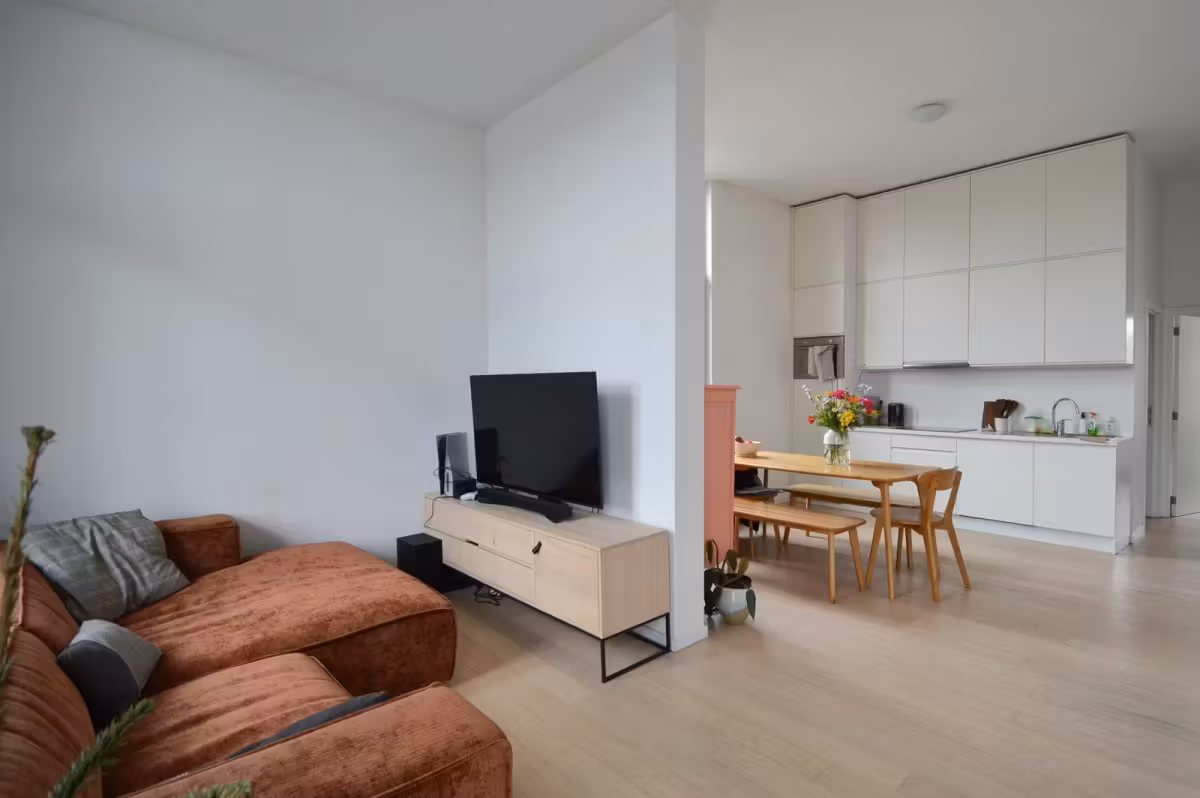 Gerenoveerd appartement met autostaanplaats - 3